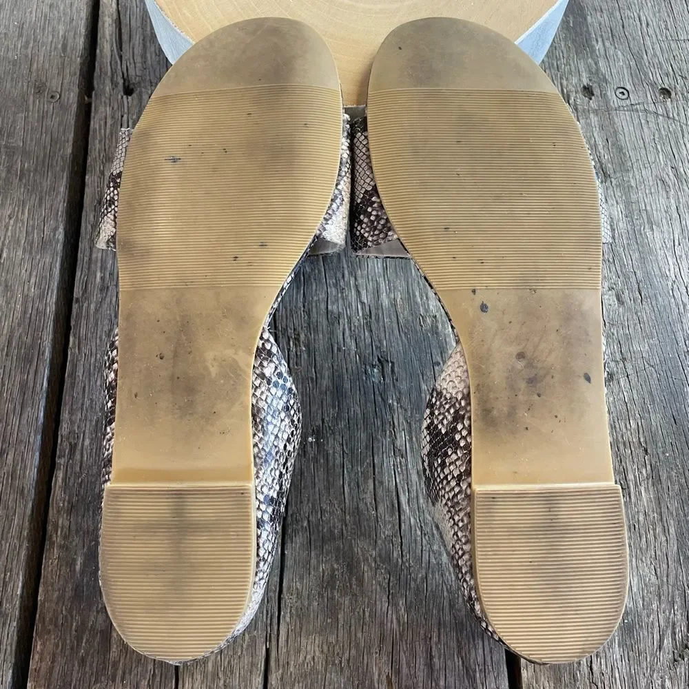 JustFab Chic & Go Faux Snake Skin Flats Size 11M EUC